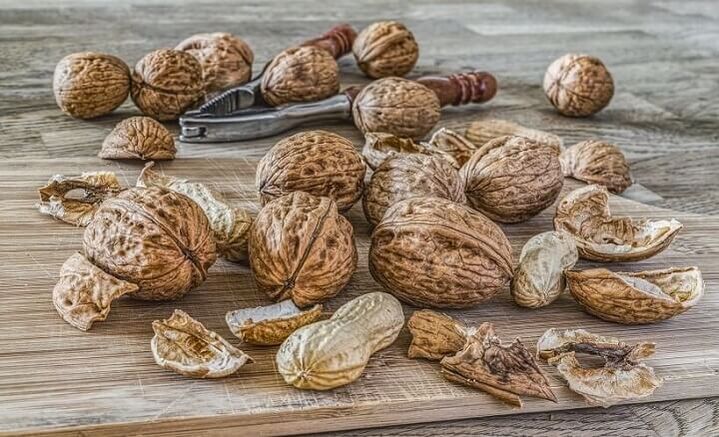 Noci diverse per la salute maschile